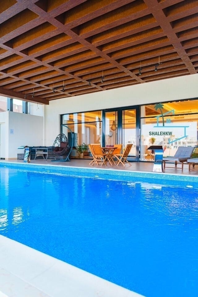SEA CHALET