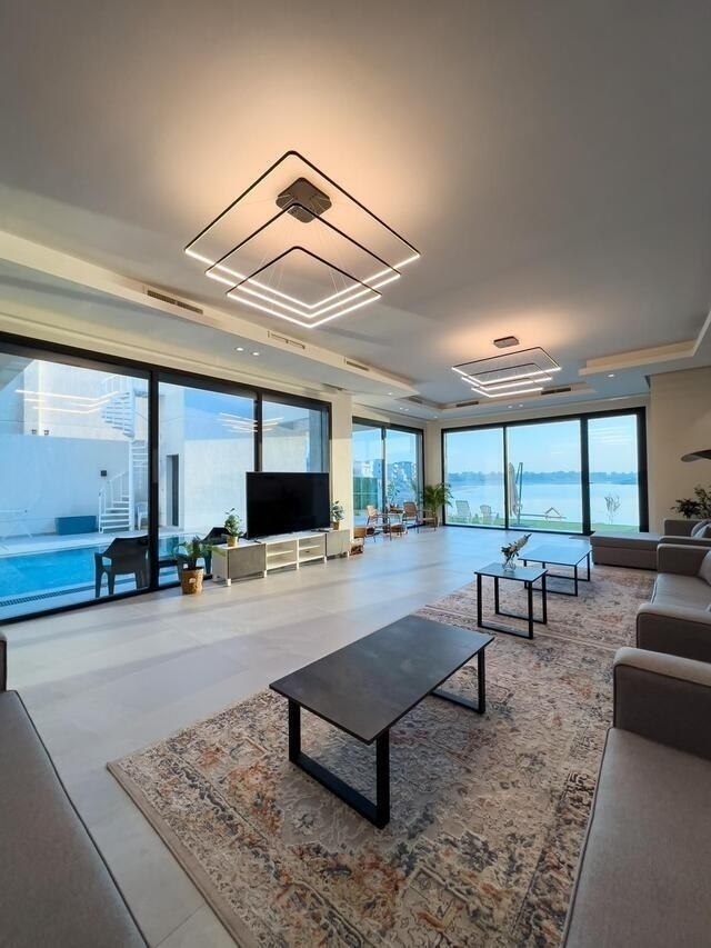 SB CHALET
