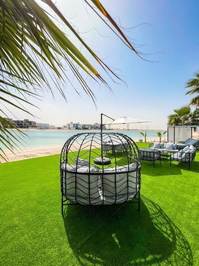 Palm  ( <i style='color:#B10622'> VVIP</i> )