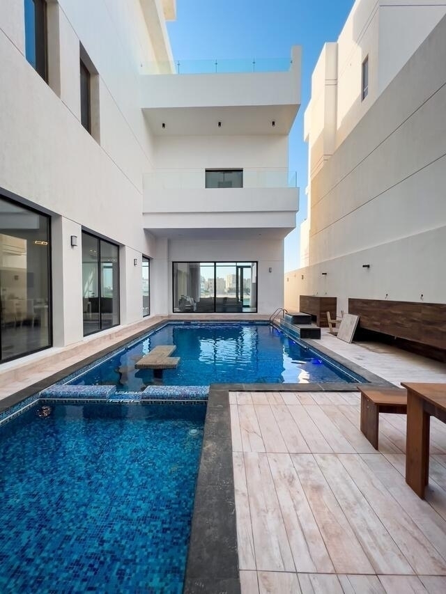 Lantana chalet